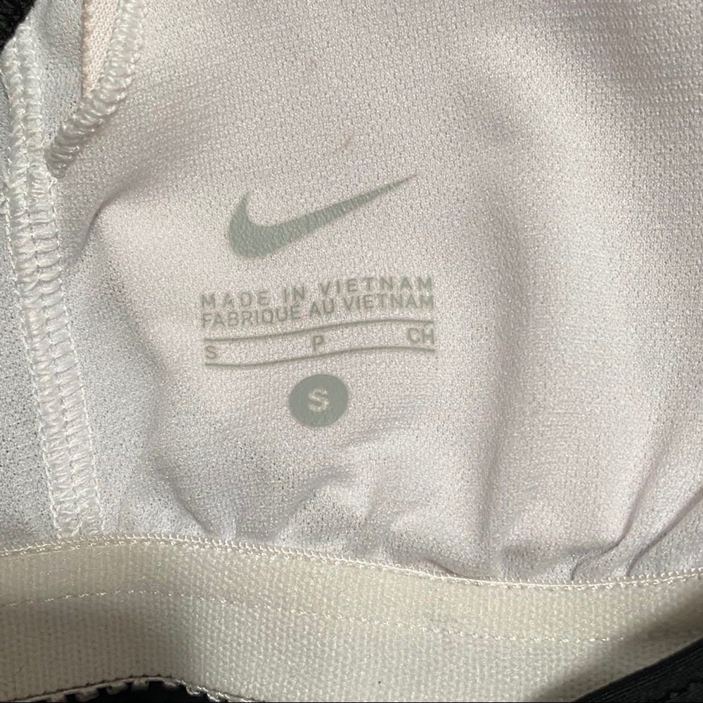 NIKE Black and White Sports Top - Picture 6 of 6